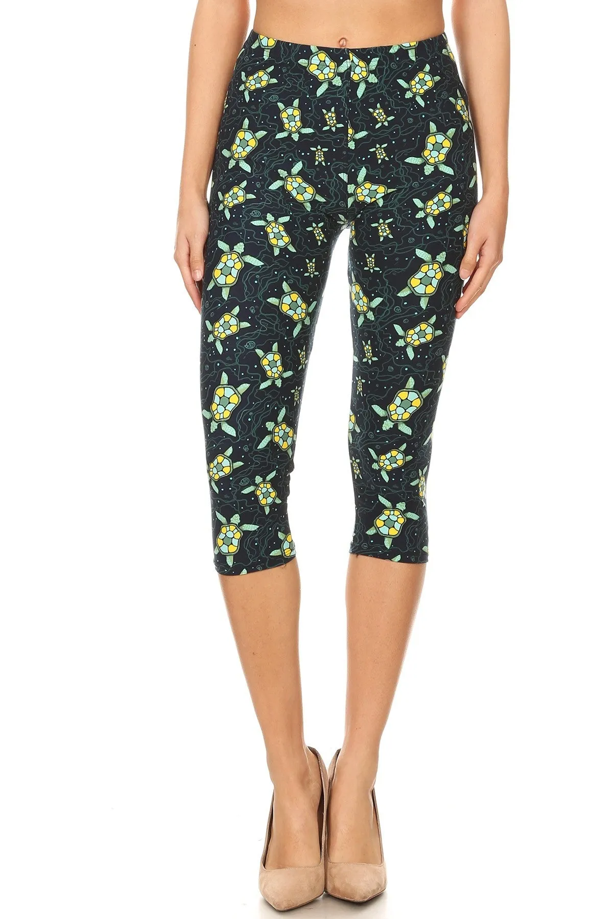 Women's Plus Colorful Sea Turtle Starfish Printed Cropped Capri Leggings - One Size / Blue